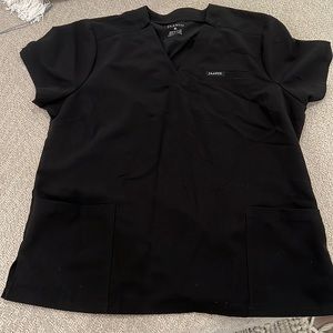 Jaanuu 3 Pocket Scrub Top